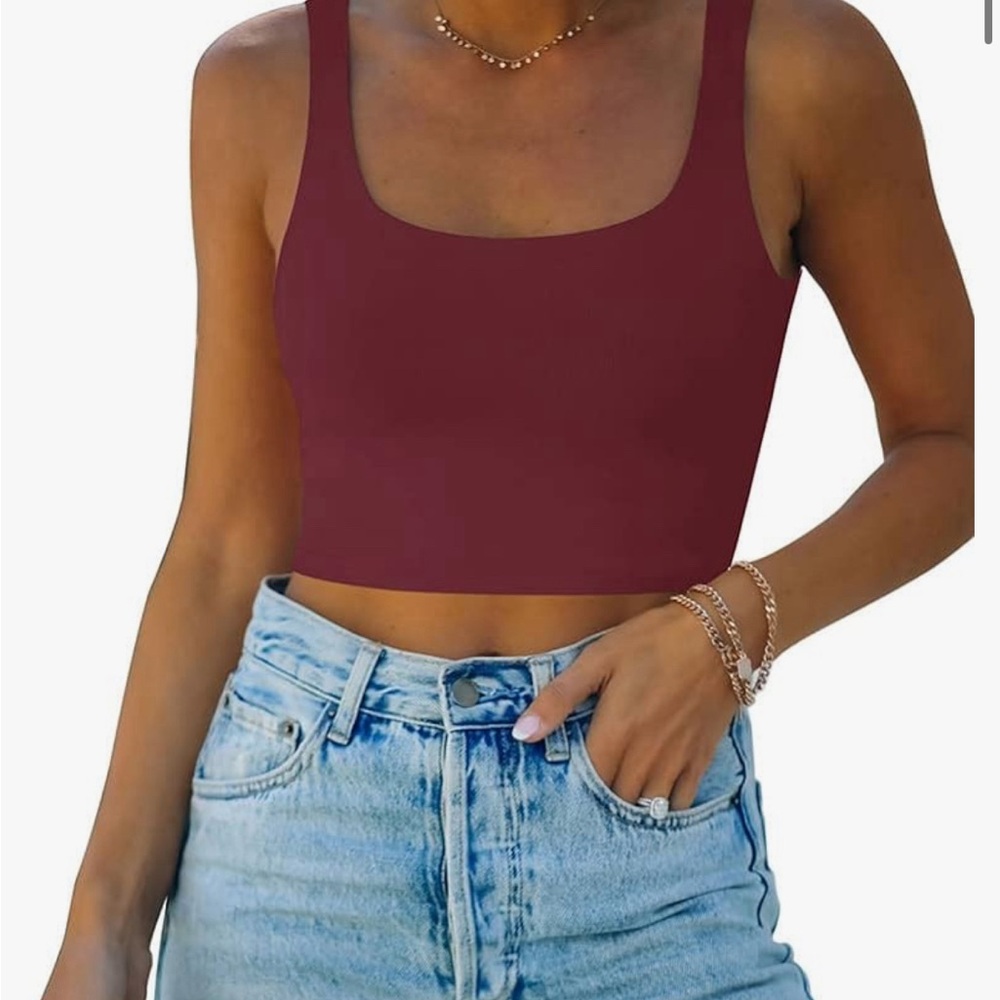 REORIA Square Neck Double Lined Seamless Sleeveless Cropped Tank Yoga Crop Top